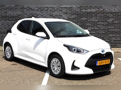 Toyota Yaris - 1.5 Hybrid 115 Business Plus I NAVI. I ADP. CRUISE I CAMERA I APPLE I