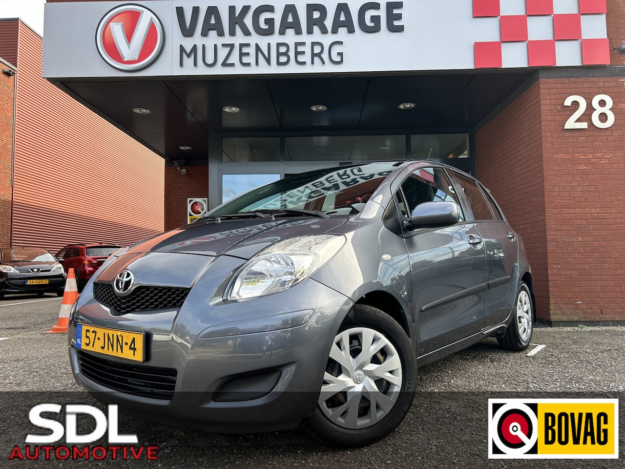 Toyota Yaris - 1.3 VVTi Aspiration // AIRCO // ELEK. RAMEN // TREKHAAK // PERFECT ONDERHOUDEN!! - AutoWereld.nl