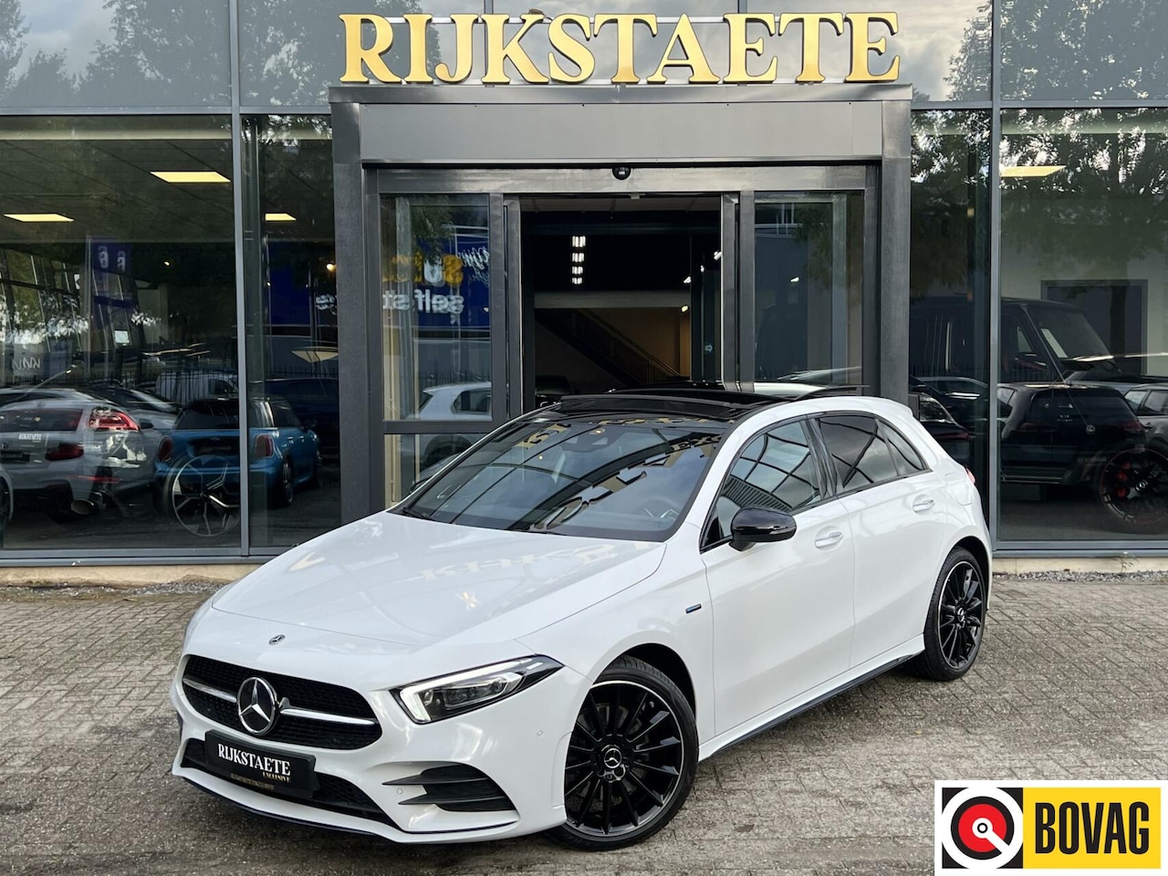 Mercedes-Benz A-klasse - a250e Premium AMG|PANO|CAMERA|19''|CARPLAY - AutoWereld.nl