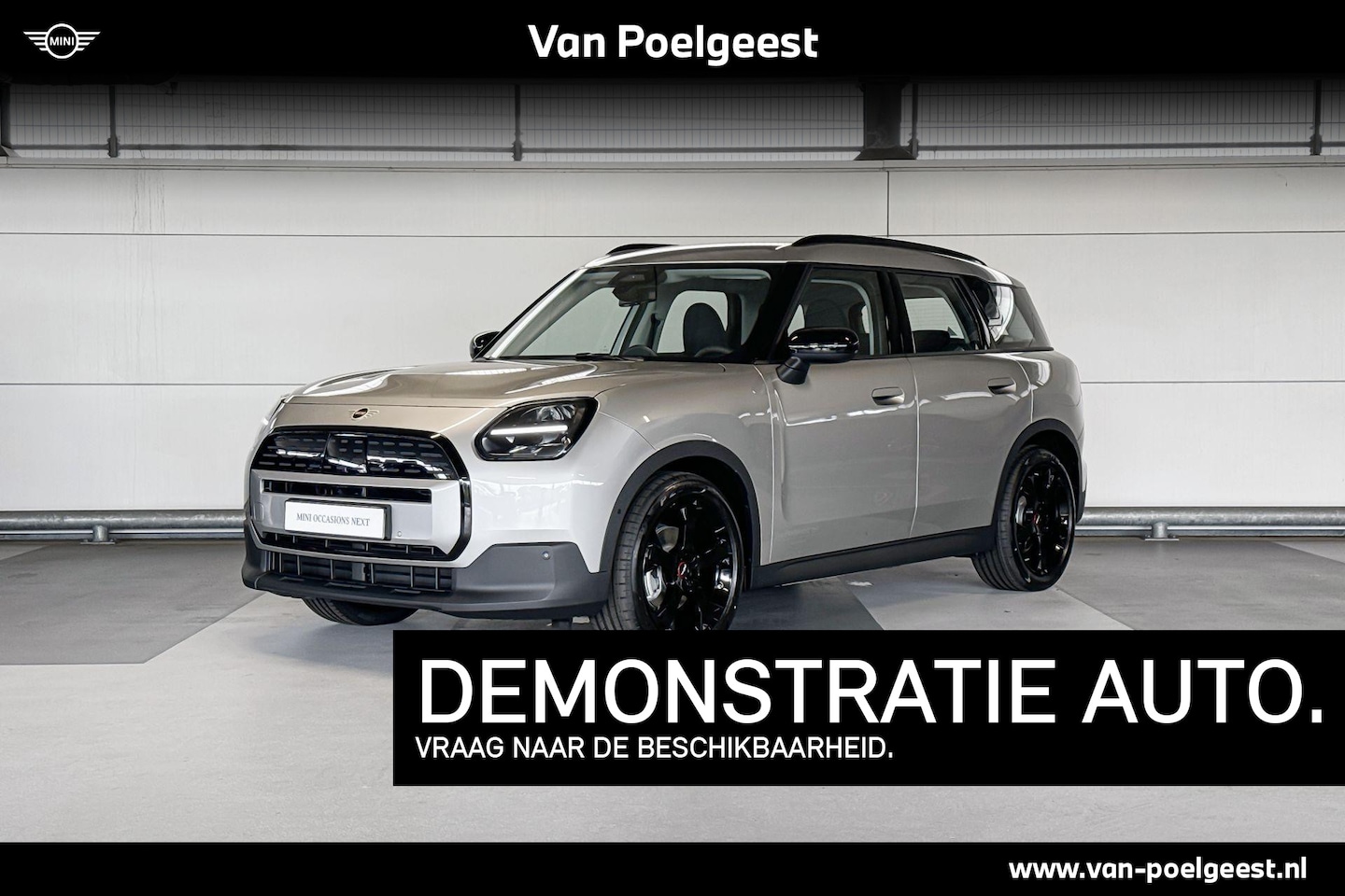 MINI Countryman - Electric E Essential 66.5 kWh | Pakket XS | Dak en spiegelkappen in carrosseriekleur - AutoWereld.nl