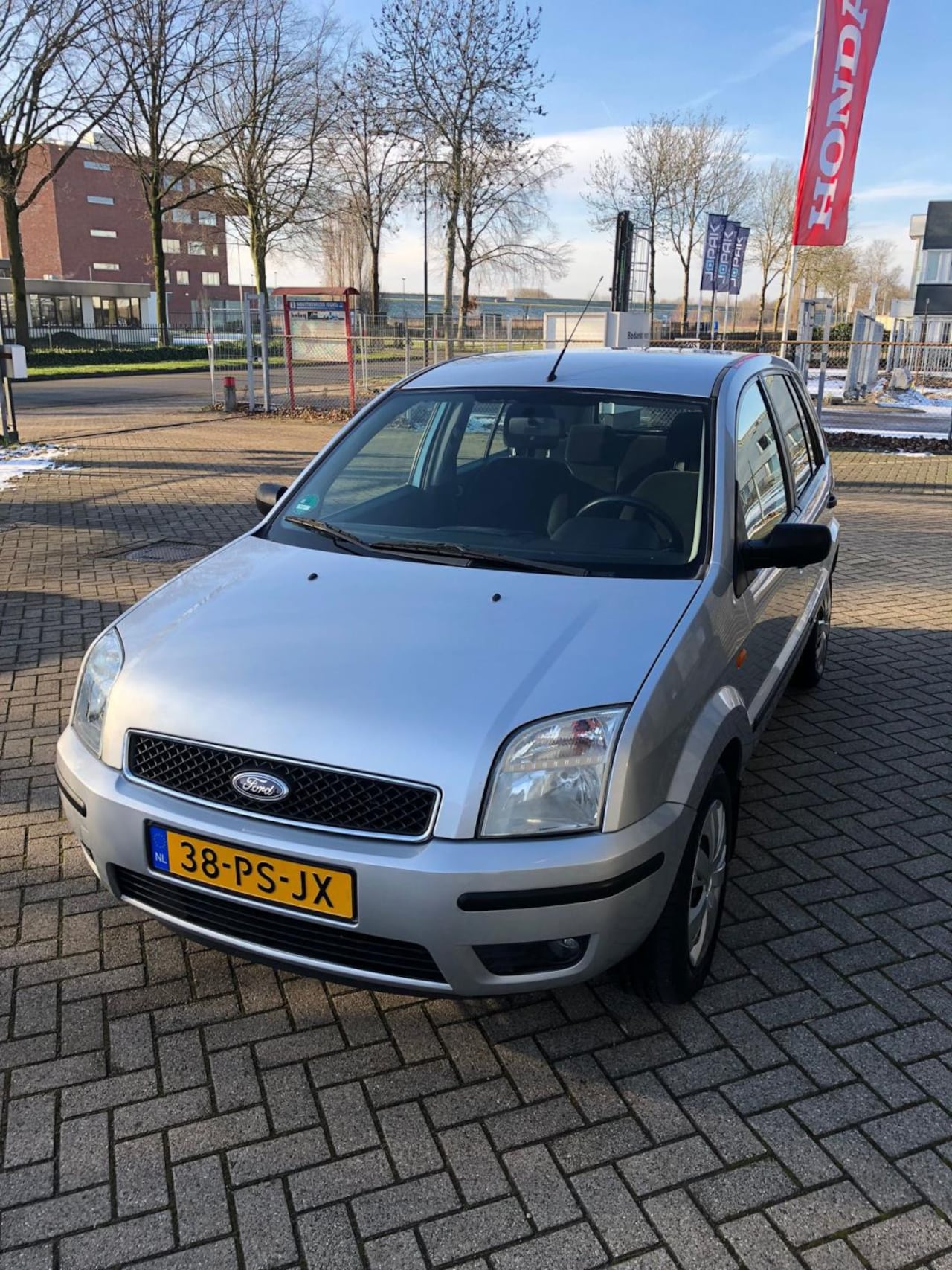 Ford Fusion - 1.6-16V Ghia *AUTOMAAT, hoge instap, airco, APK 09-25* - AutoWereld.nl