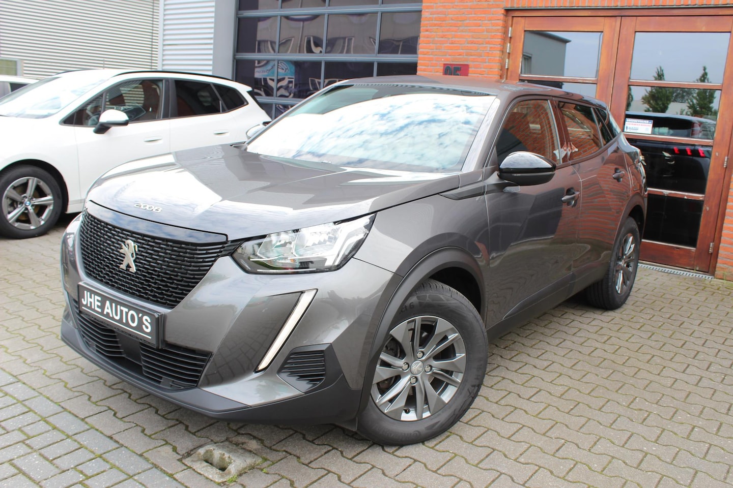 Peugeot 2008 - 1.2 PureTech | 130PK | Automaat | Navigatie | Carplay | Cruise Control - AutoWereld.nl