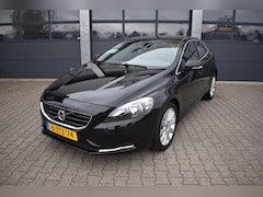 Volvo V40 - 1.6 T3 150pk Momentum