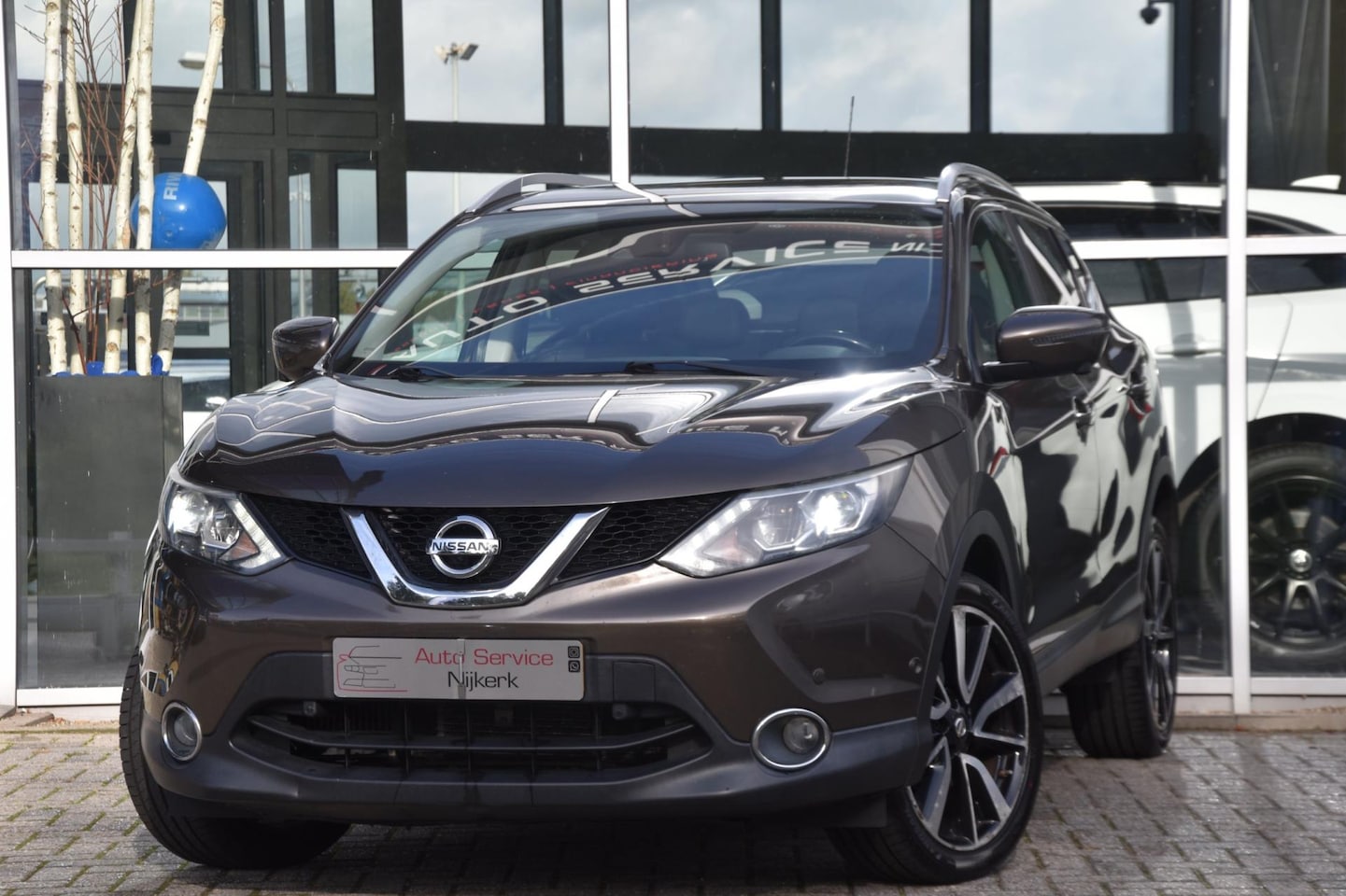 Nissan Qashqai - 1.2 Tekna Airco Aut. Leder Pano. dak Trekhaak Camera - AutoWereld.nl