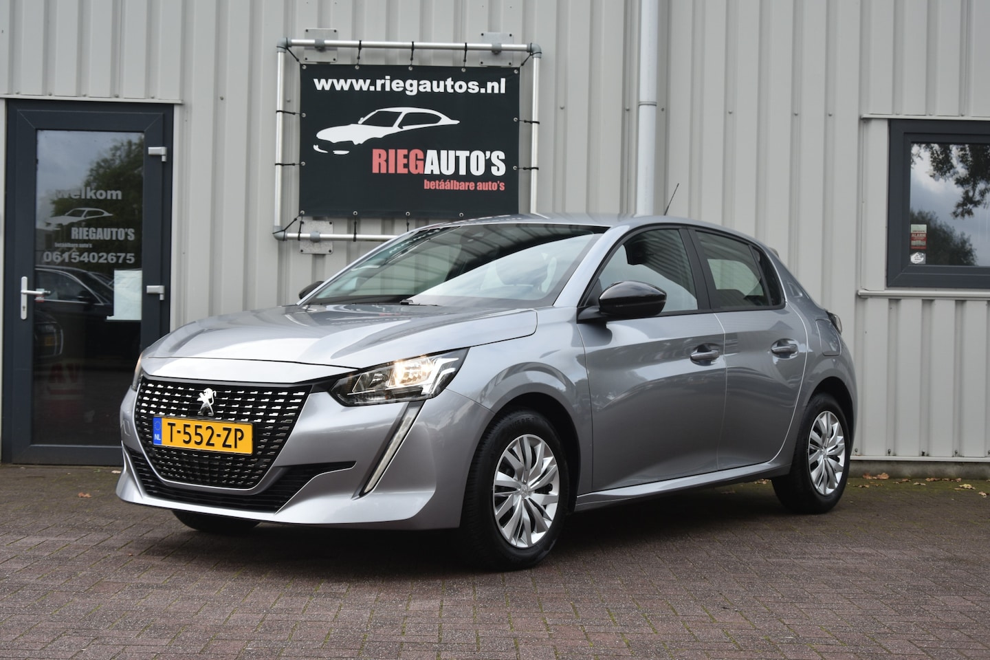 Peugeot 208 - 1.2 Active 82 Pk Org NL. Cruise, Airco, Navigatie!! - AutoWereld.nl