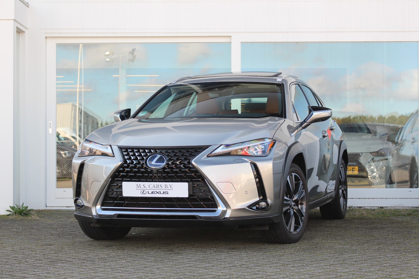 Lexus UX - 250h AWD Hybride President Line I Mark Lev. I Open dak I Premium - AutoWereld.nl