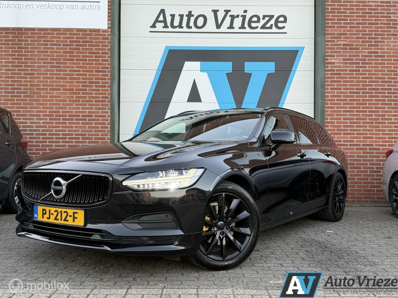 Volvo V90 - 2.0 D3 Momentum 2.0 D3 Momentum, Business Pack Connect, Trekhaak - AutoWereld.nl