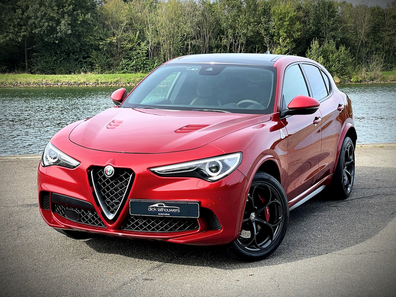 Alfa Romeo Stelvio - 2.9 V6 AWD Quadrifoglio / BTW / PANORAMADAK / 20" / ADAP. CRUISE - AutoWereld.nl