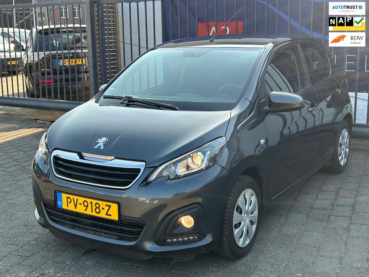 Peugeot 108 - 1.0 e-VTi Active / AIRCO / MULTIFUNCTIONEEL STUURWIEL / NAP !! - AutoWereld.nl