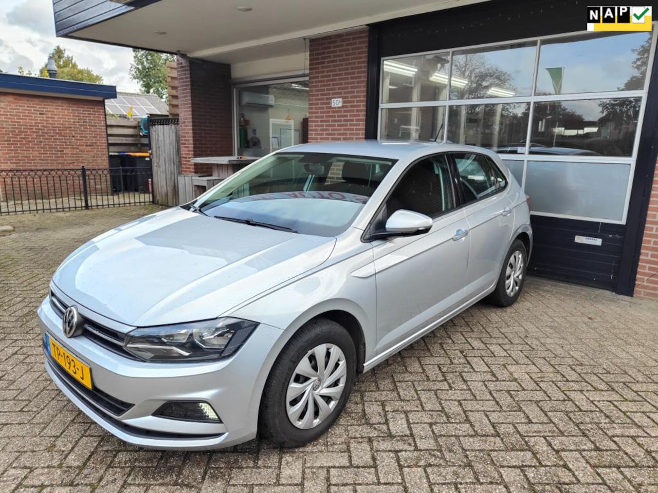 Volkswagen Polo - 1.0 TSI Comfortline 1.0 TSI Comfortline, Airco, Bluetooth, Cruise, Stoelverwarming, NAP - AutoWereld.nl