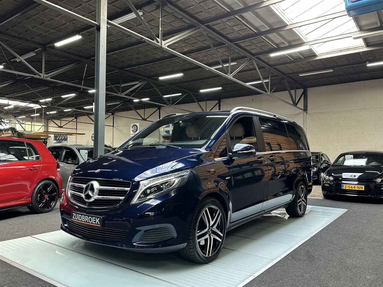 Mercedes-Benz V-klasse - 250d Lang Elect. Deur DC Stoelkoel. 360 Burmeister - AutoWereld.nl