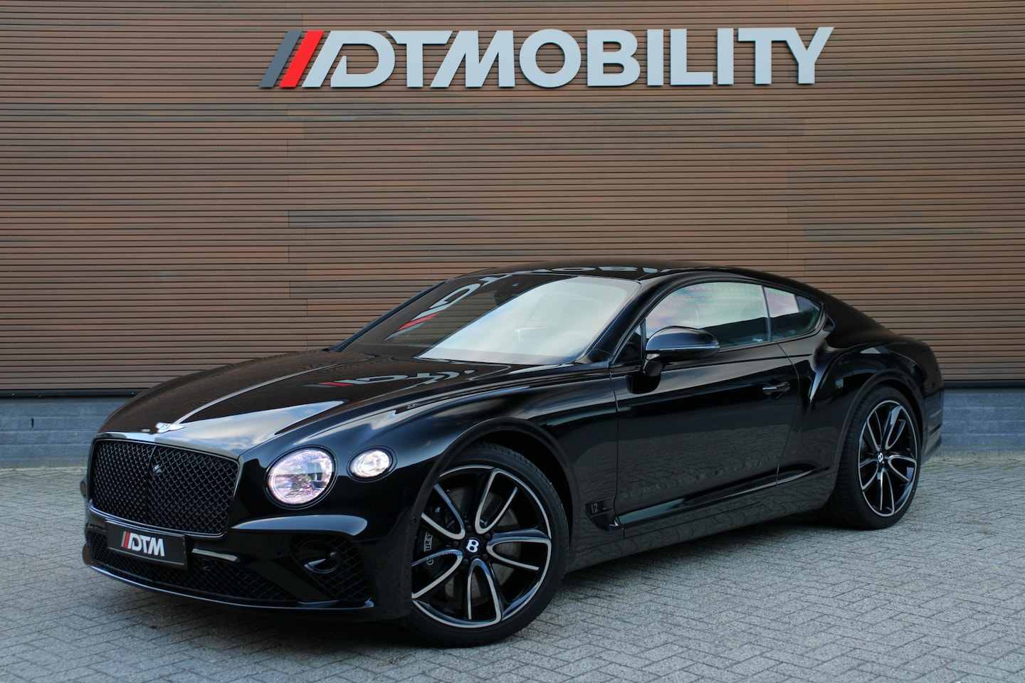 Bentley Continental GT - 6.0 W12 | Massage | Camera V+A | Lederen Hemel | Apple CarPlay | - AutoWereld.nl