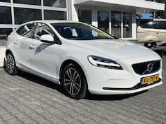 Volvo V40 - 2.0 T2 Nordic+ Cruise control Navigatie Verwarmbare voorstoelen/ voorruit