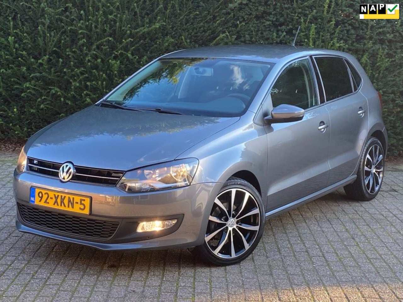 Volkswagen Polo - 1.2 TSI BlueMotion Comfort Edition|Carplay|Cruise| - AutoWereld.nl