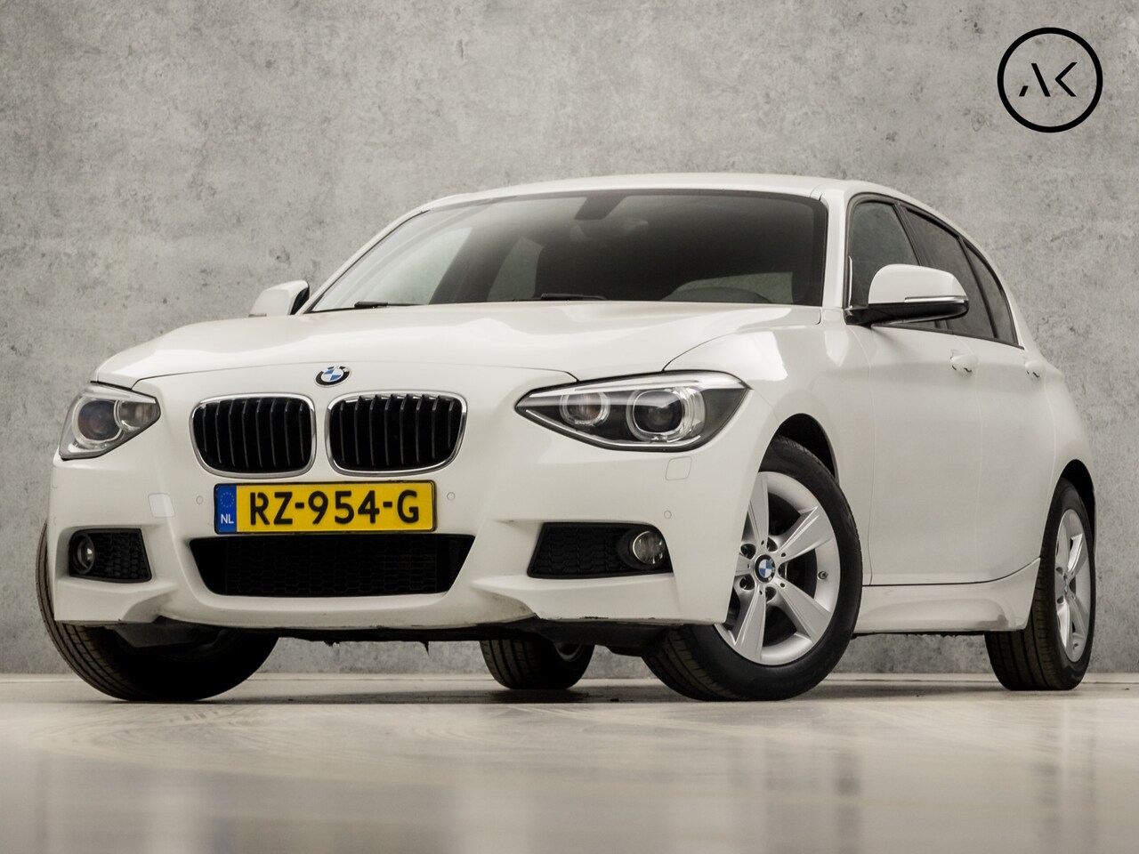 BMW 1-serie - 116i M Sport (4 CILINDER, CLIMATE, XENON, CRUISE, ALCANTARA SPORTSTOELEN, STOELVERWARMING, - AutoWereld.nl