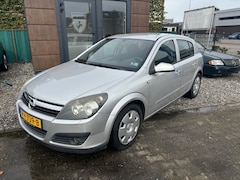 Opel Astra - 1.6 Essentia *AUTOMAAT