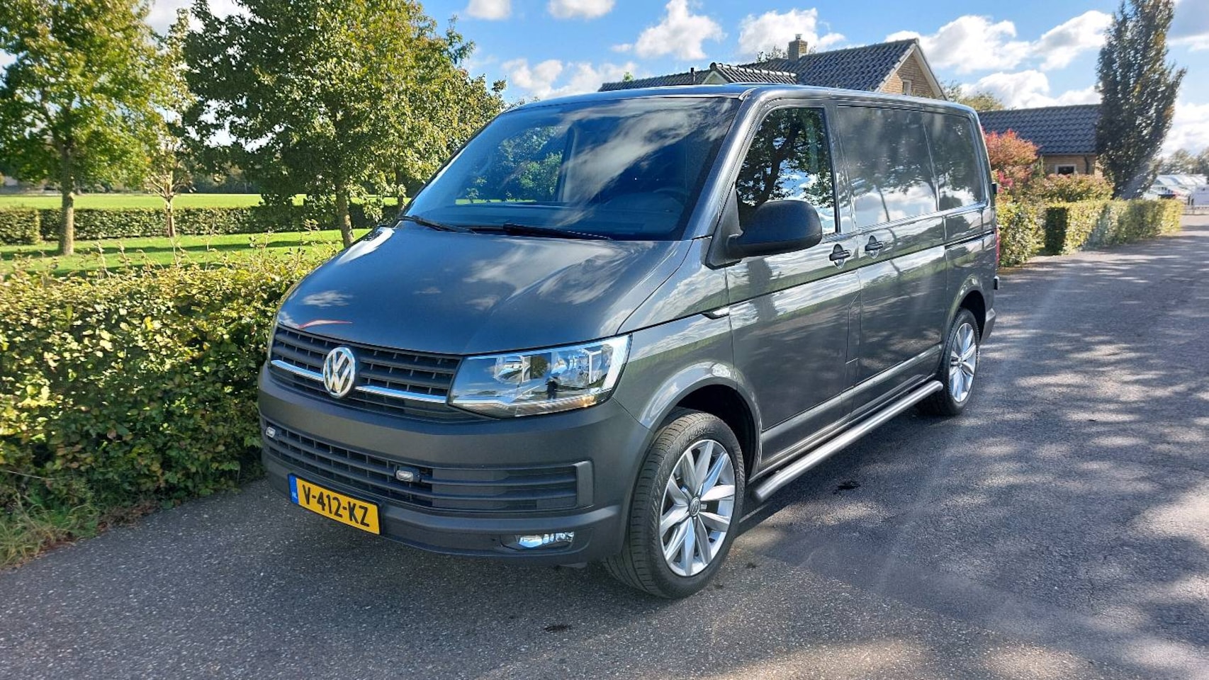 Volkswagen Transporter - 2.0 TDI L1H1 Highline AIRCO/NAVI/DSG BJ 2018 - AutoWereld.nl