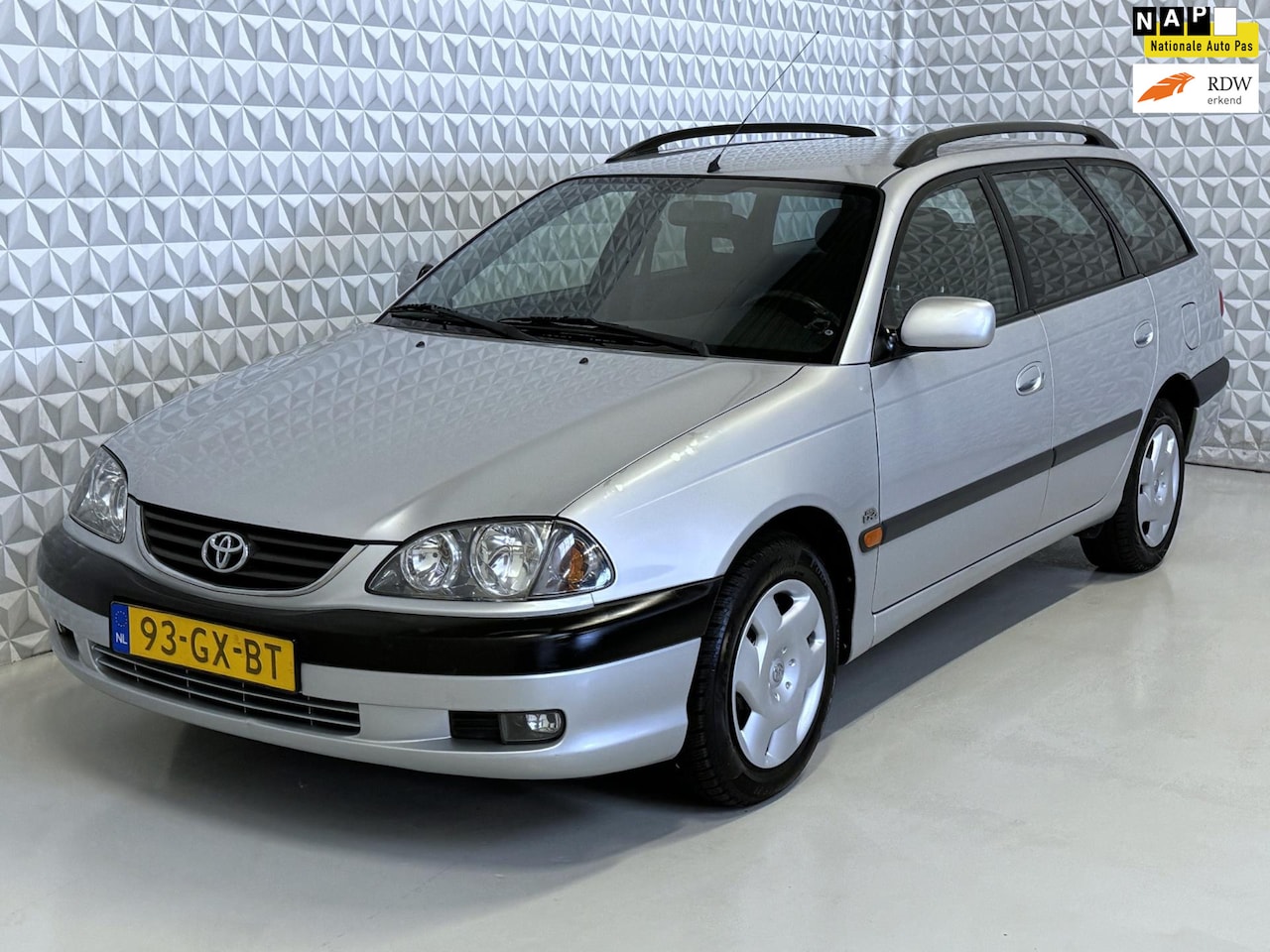 Toyota Avensis Wagon - 2.0-16V Linea Sol * KWALITEIT * (2001) - AutoWereld.nl