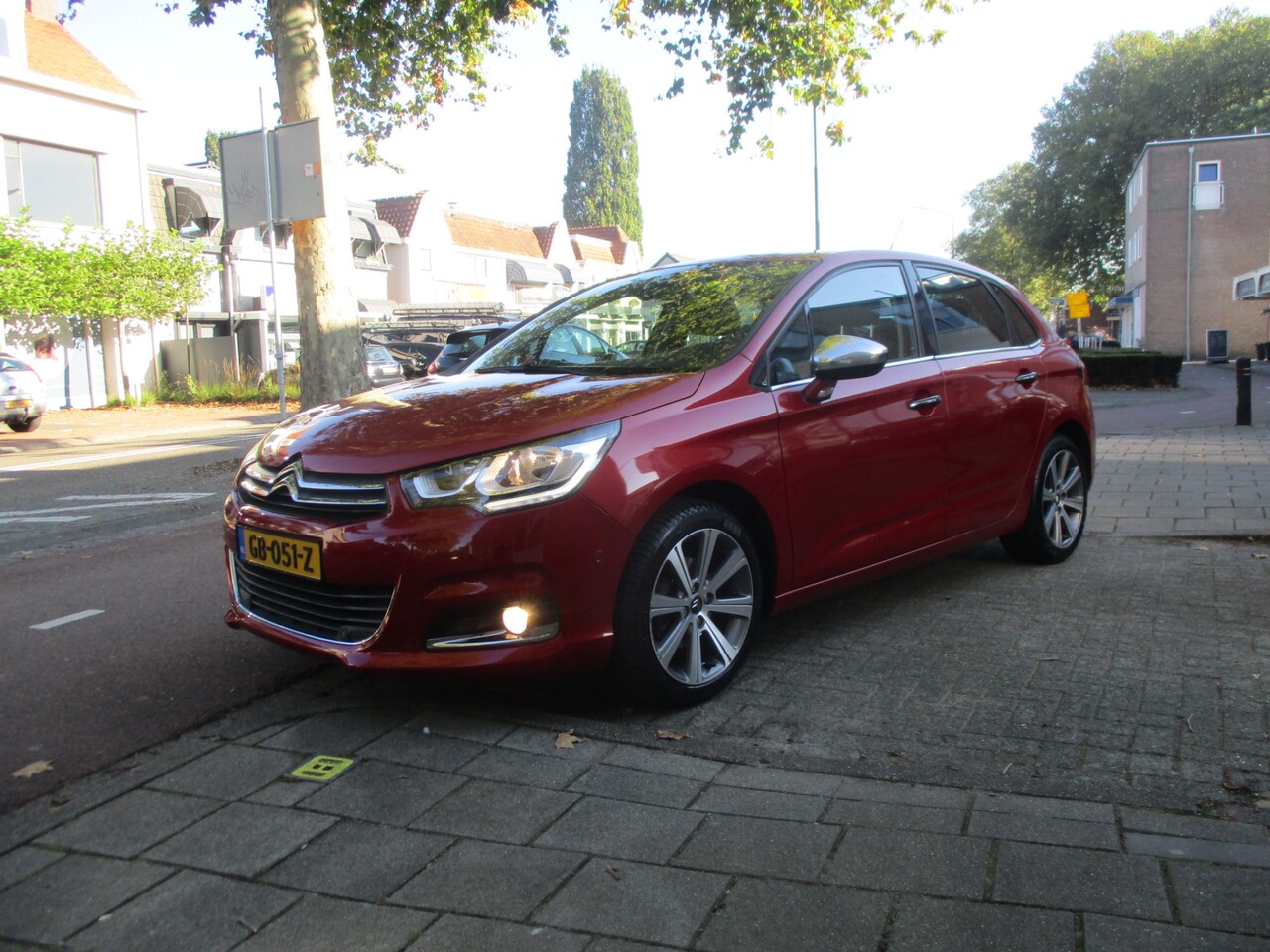 Citroën C4 - 1.2 PureTech Feel Collection 5-drs / AIRCO / NAVI /TREKHAAK / 112dkm - AutoWereld.nl