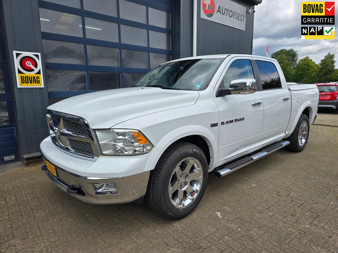 Dodge Ram 1500 - 5.7 V8 Quad Cab 6'4 5.7 V8 Quad Cab 6'4 - AutoWereld.nl