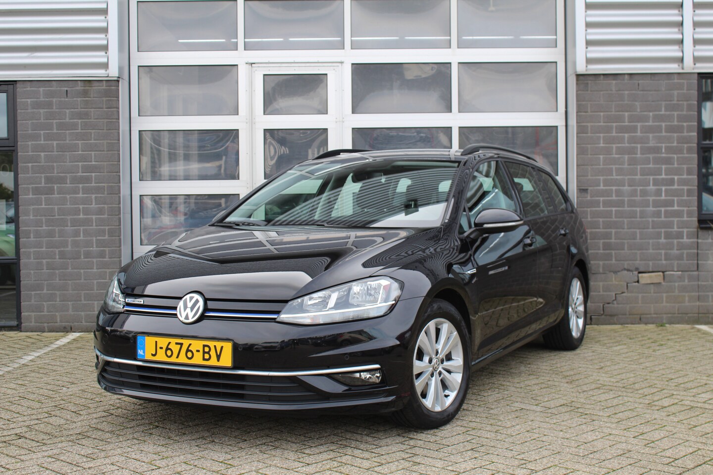 Volkswagen Golf Variant - 1.5 TSI Comfortline / Carplay / Navigatie / N.A.P. - AutoWereld.nl