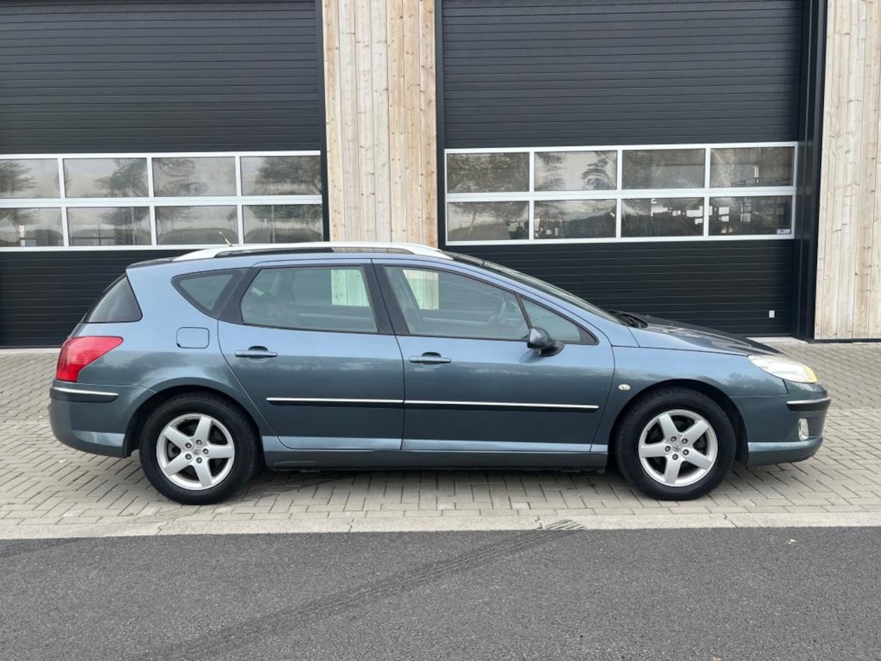 Peugeot 407 SW - 2.0-16V XR NIEUWE APK GLAZENDAK NAP AUTOMAAT - AutoWereld.nl