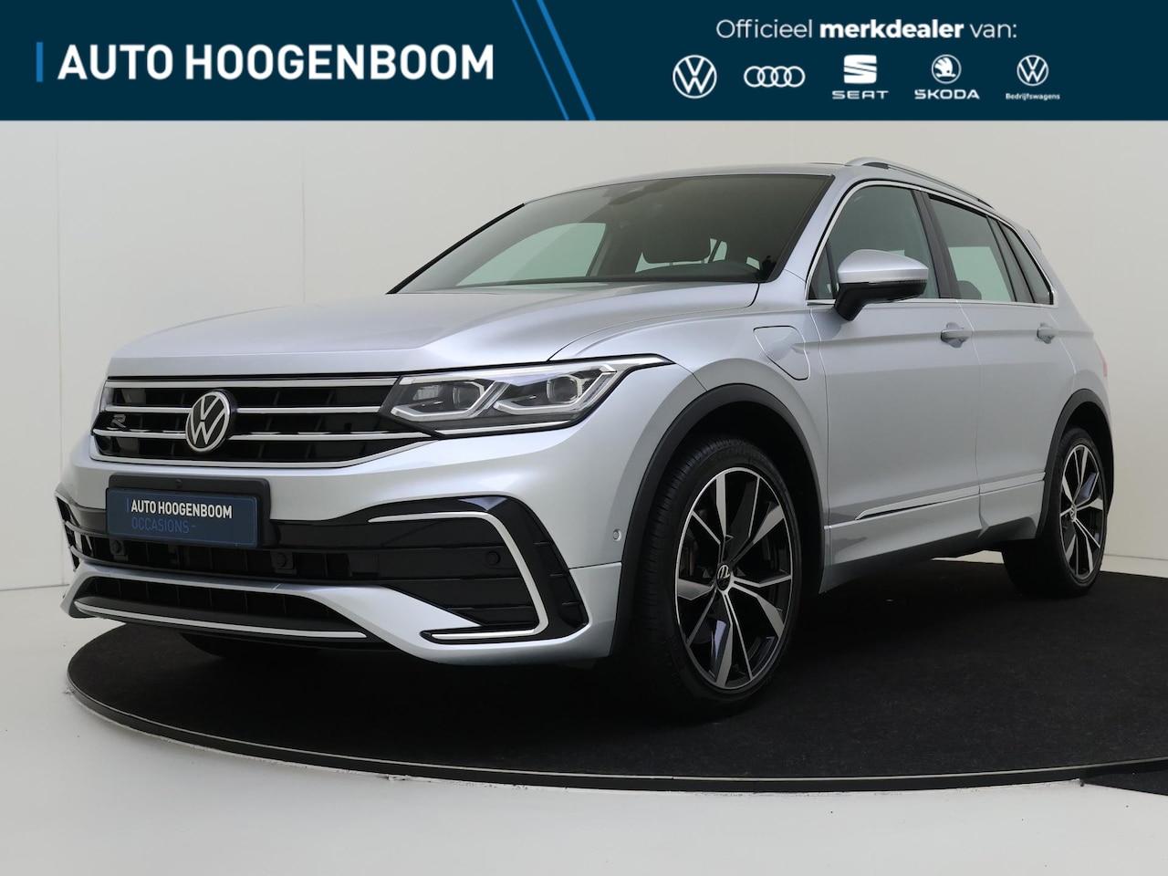 Volkswagen Tiguan - 1.4 TSI eHybrid R-Line Business+ | Panoramadak | Trekhaak | 360 camera | Head-Up display | - AutoWereld.nl