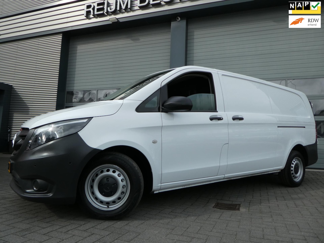 Mercedes-Benz Vito - 116 CDI XL 2 x schuifdeur , airco , navigatie , trekhaak , camera - AutoWereld.nl