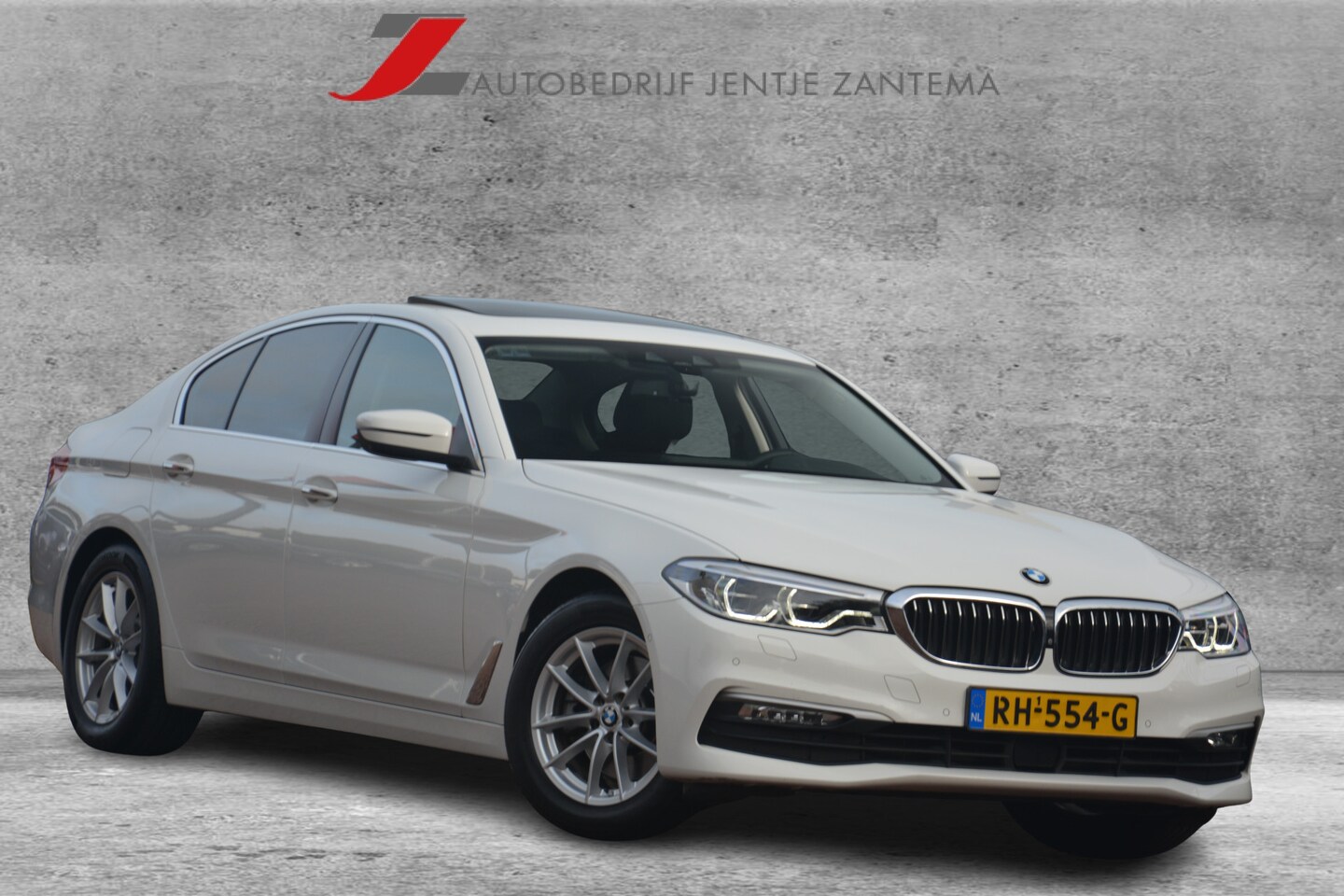 BMW 5-serie - 520d High Executive | Navigatie | 360 camera | Schuif-kanteldak | Full LED | Virtual cockp - AutoWereld.nl