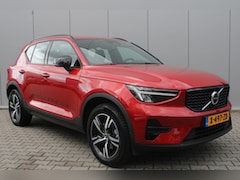 Volvo XC40 - B4 211 pk Plus Dark / Trekhaak / Elektrisch verstelbare voorstoelen / Adaptieve Cruise /