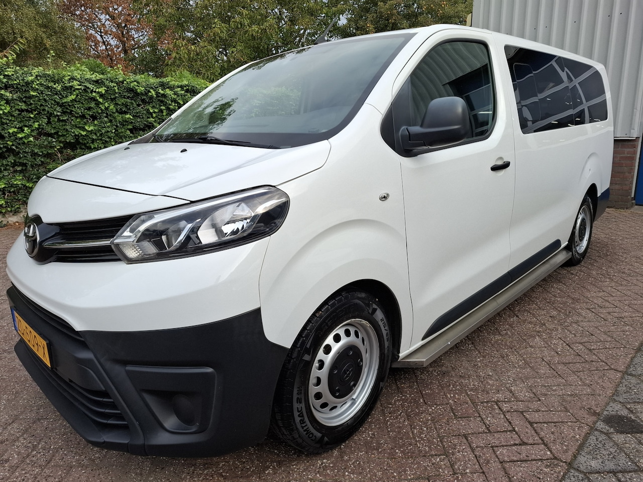 Toyota ProAce Shuttle - 1.5 D-4D Cool Comfort Long 16950.- INCL BTW 9-PERSOONS 120PK - AutoWereld.nl