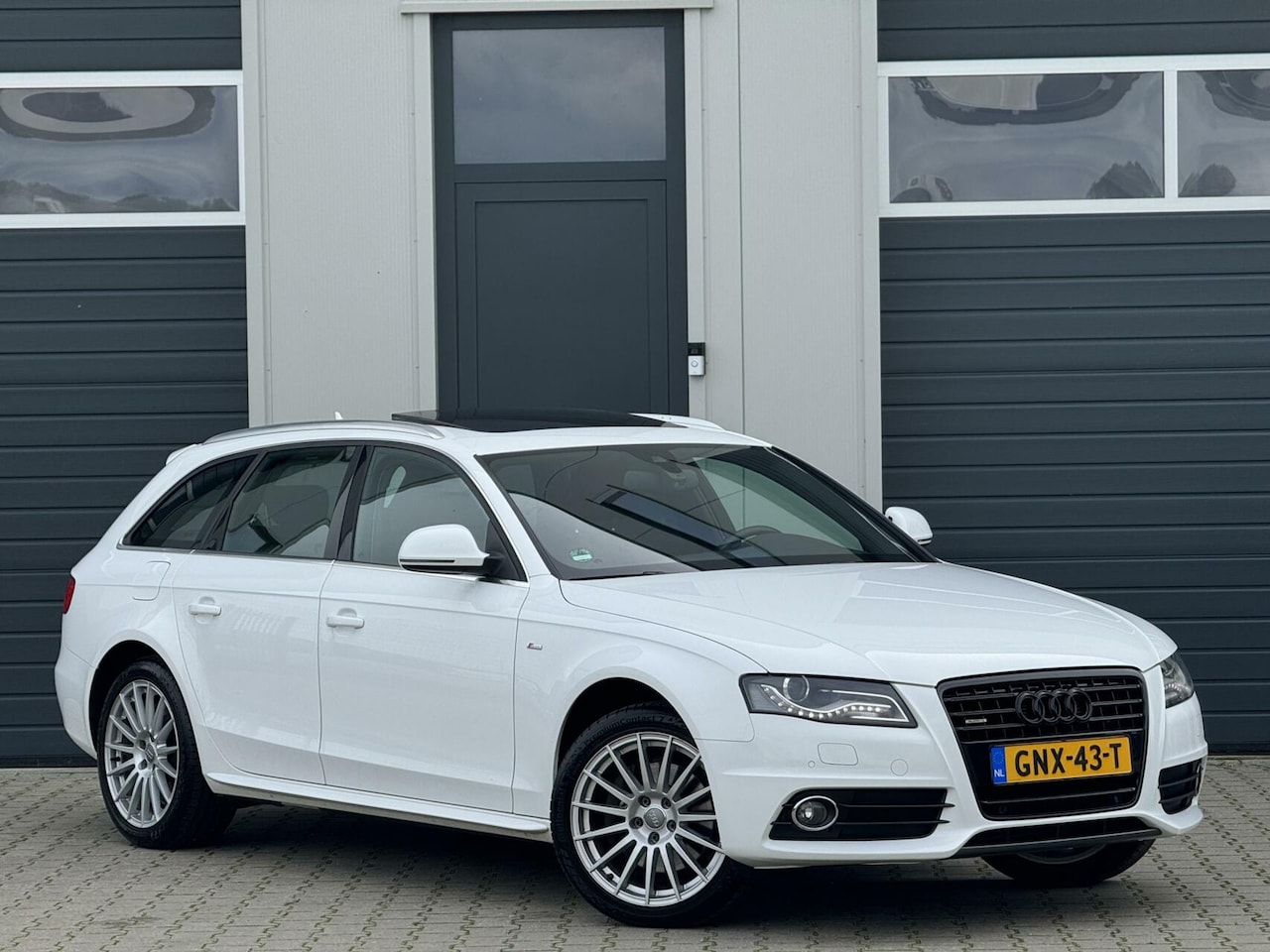 Audi A4 Avant - 3.2 FSI quattro Pro Line Business 3.2 FSI quattro Pro Line Business - AutoWereld.nl