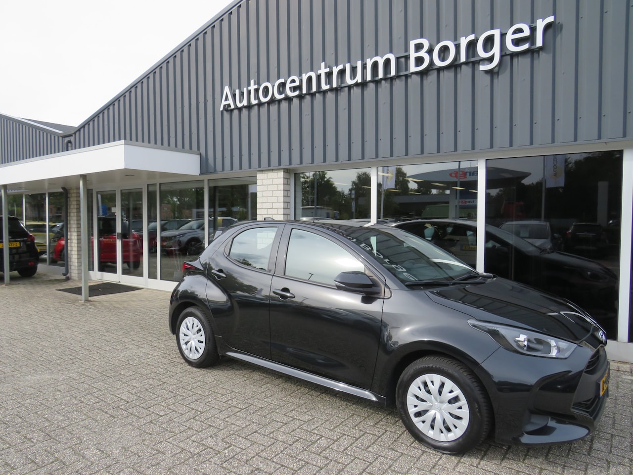 Toyota Yaris - 1.5 Automaat Hybrid Active clima/navi /cruise/camera - AutoWereld.nl