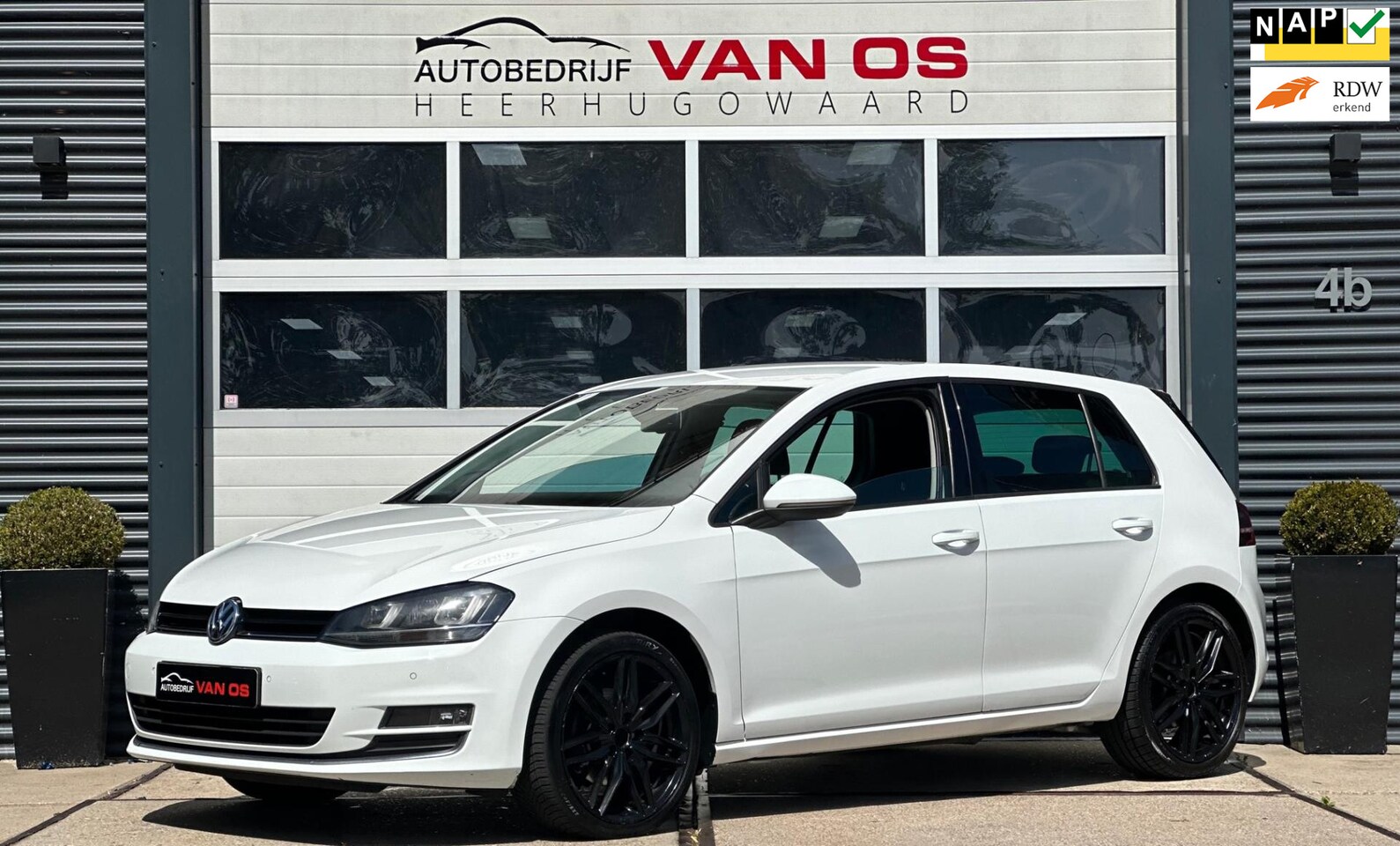 Volkswagen Golf - 1.4 TSI Highline Automaat Keyless NAVI Xenon - AutoWereld.nl