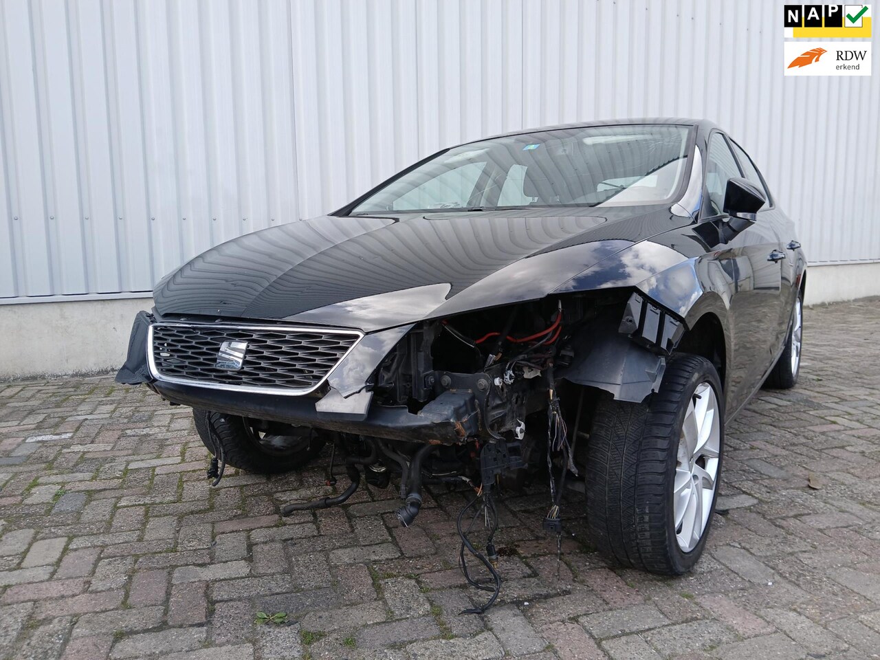 Seat Leon - 1.4 EcoTSI FR Schadeauto! - AutoWereld.nl