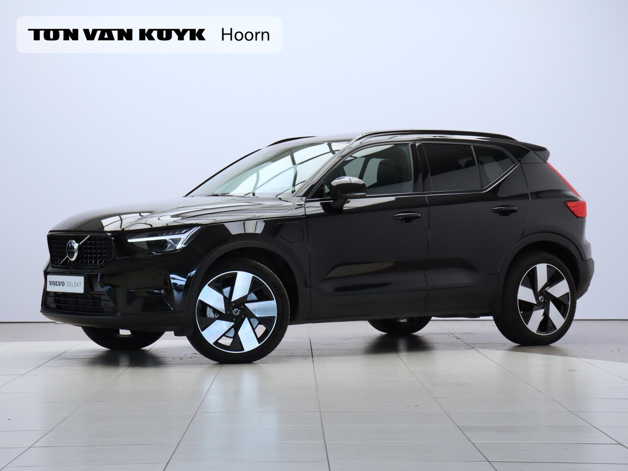 Volvo XC40 - T5 262PK Recharge Ultimate Dark / 20" / 360gr Camera / Harman Kardon / Panorama dak / Elek - AutoWereld.nl