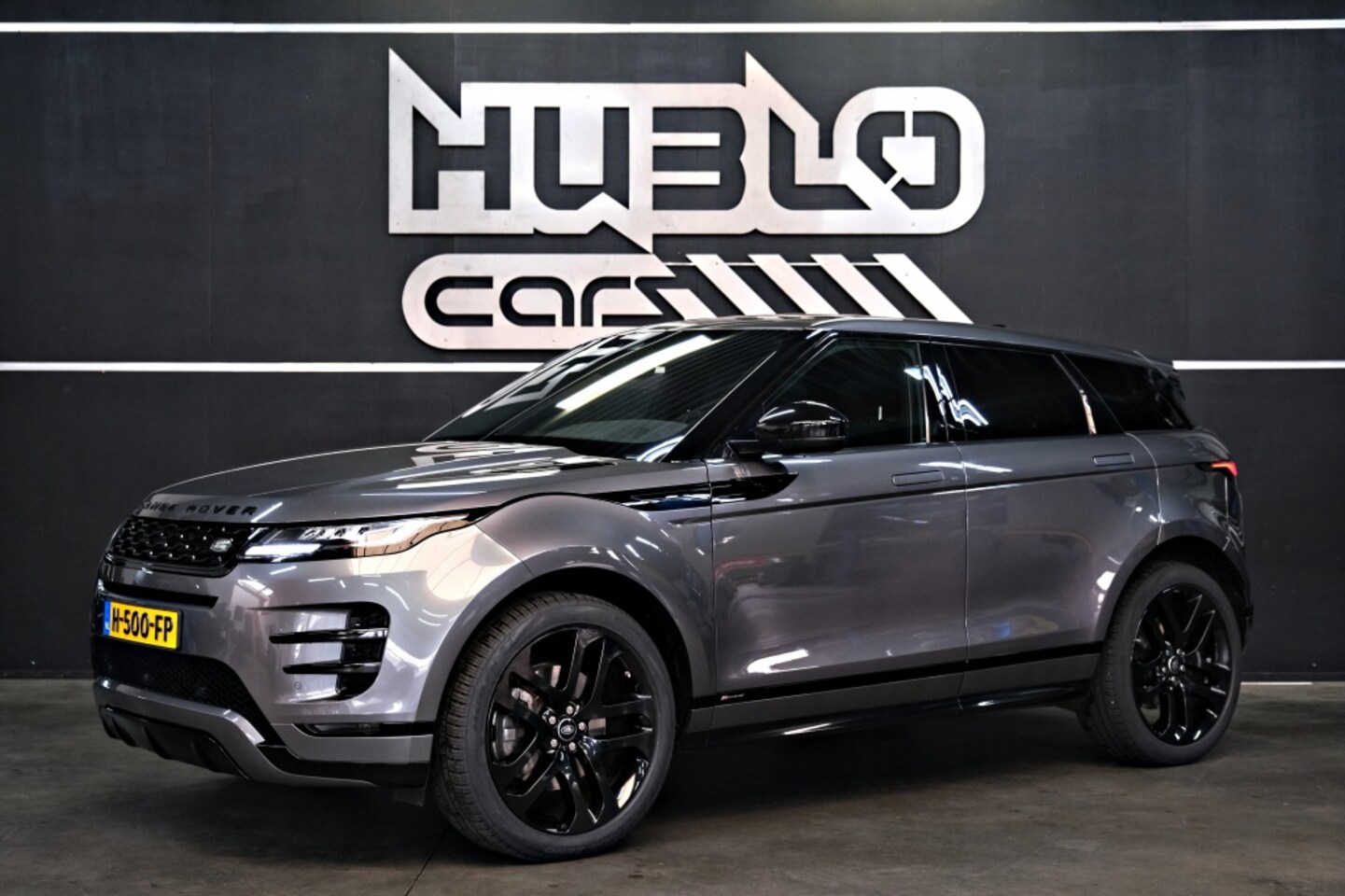 Land Rover Range Rover Evoque - 2.0 D180 AWD R-Dynamic Pano, Leder, Trekhaak, nette staat! - AutoWereld.nl