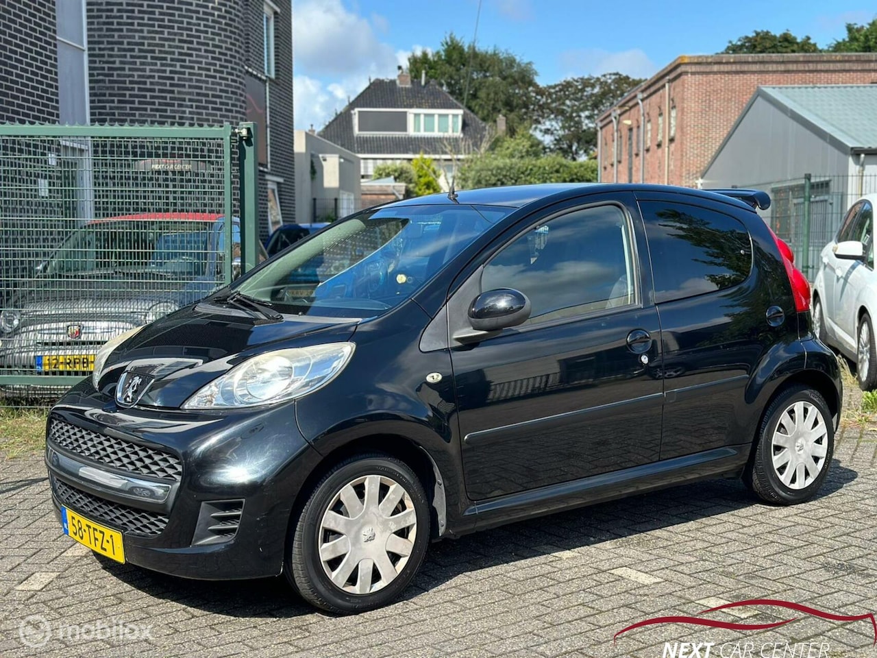 Peugeot 107 - 1.0-12V Black & Silver - AutoWereld.nl