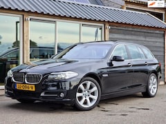 BMW 5-serie Touring - 520d High Executive (Panodak / Trekhaak / Sportstoelen / 18 " / Leder)