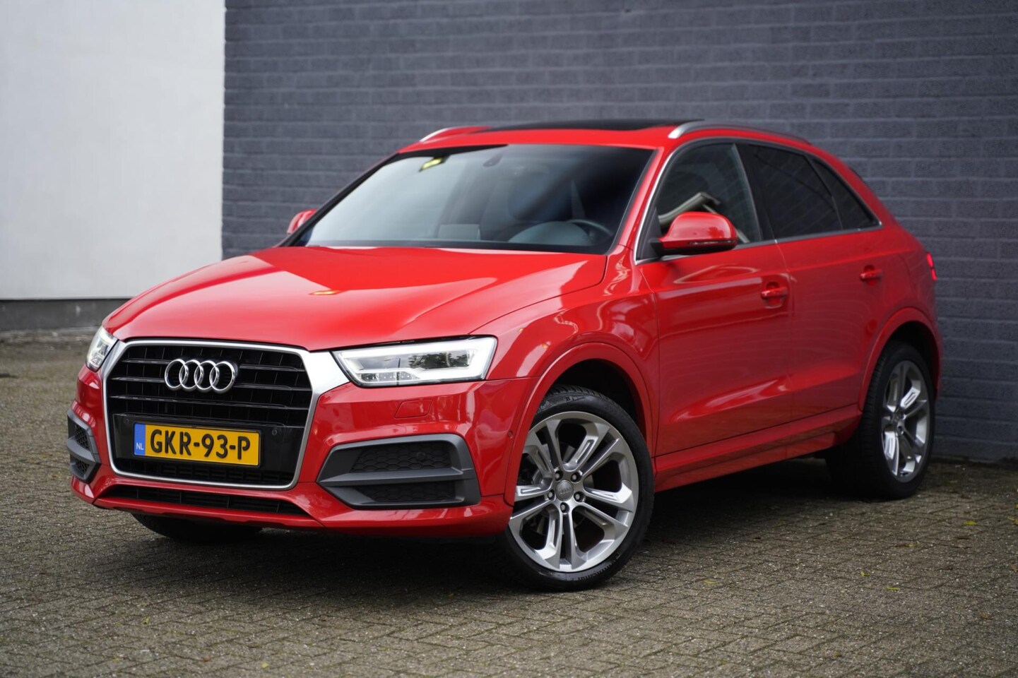 Audi Q3 - 2.0 TFSI quattro S line Automaat, Panoramadak, Leder - AutoWereld.nl