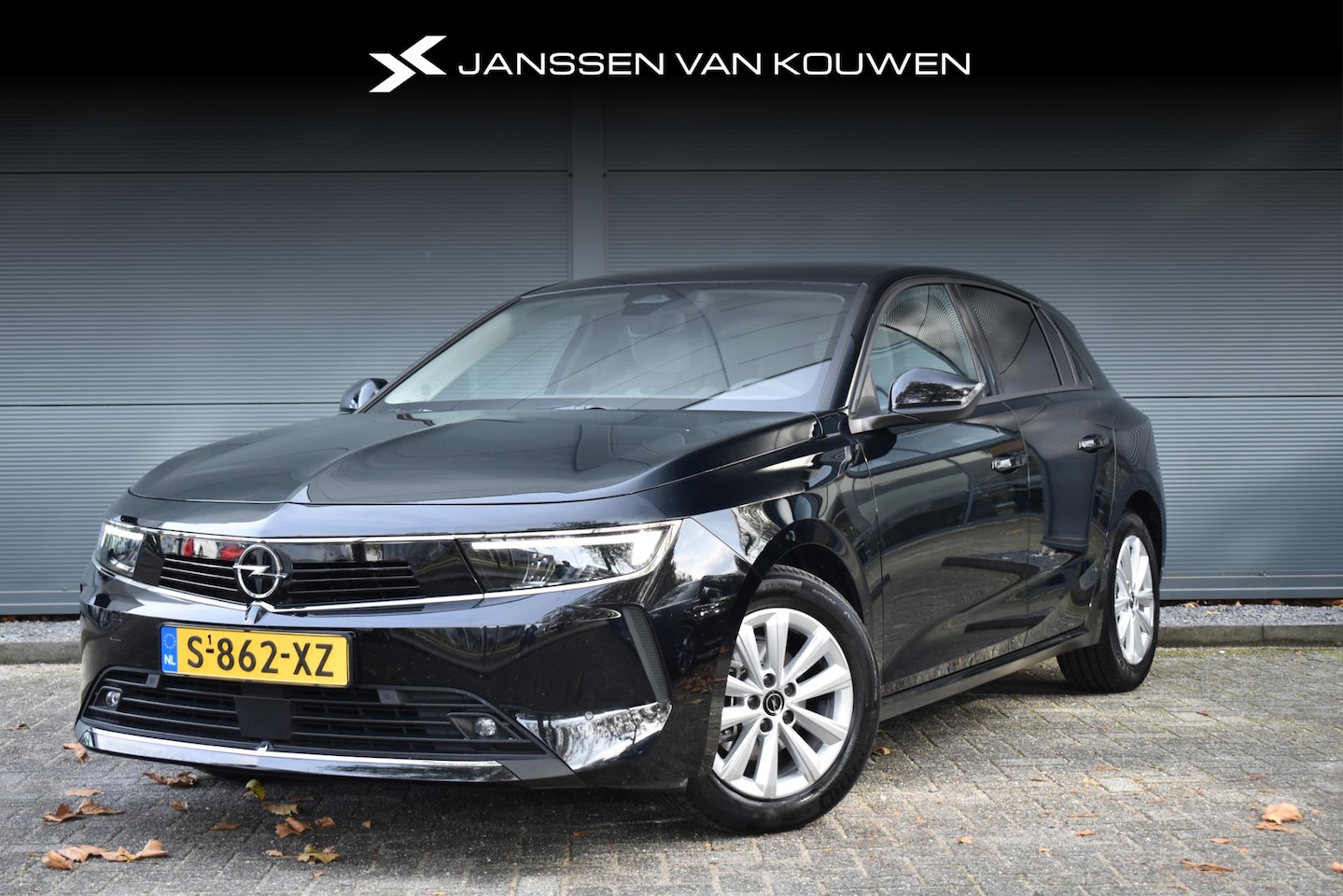 Opel Astra - 1.2T Business Edition / Navi Pro / Achteruitrijcamera /  Apple CarPlay / - AutoWereld.nl