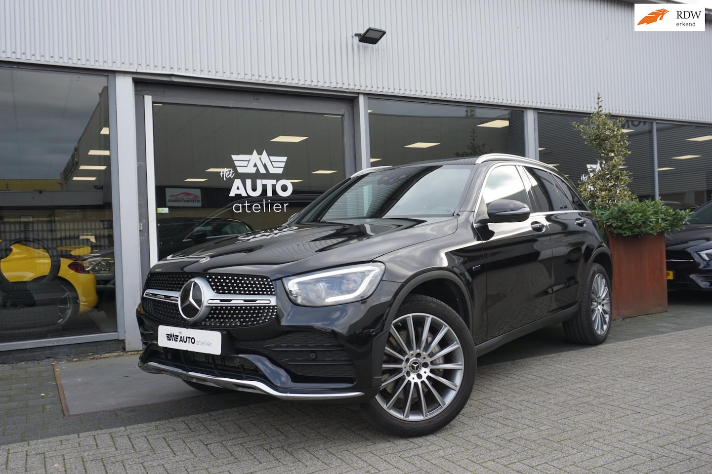 Mercedes-Benz GLC-klasse - 300e 4MATIC AMG|Premium Plus|Panoramadak - AutoWereld.nl