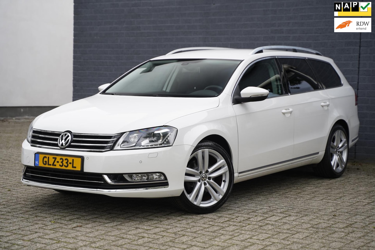 Volkswagen Passat Variant - 2.0 TSI R-line DSG Leder, Trekhaak - AutoWereld.nl