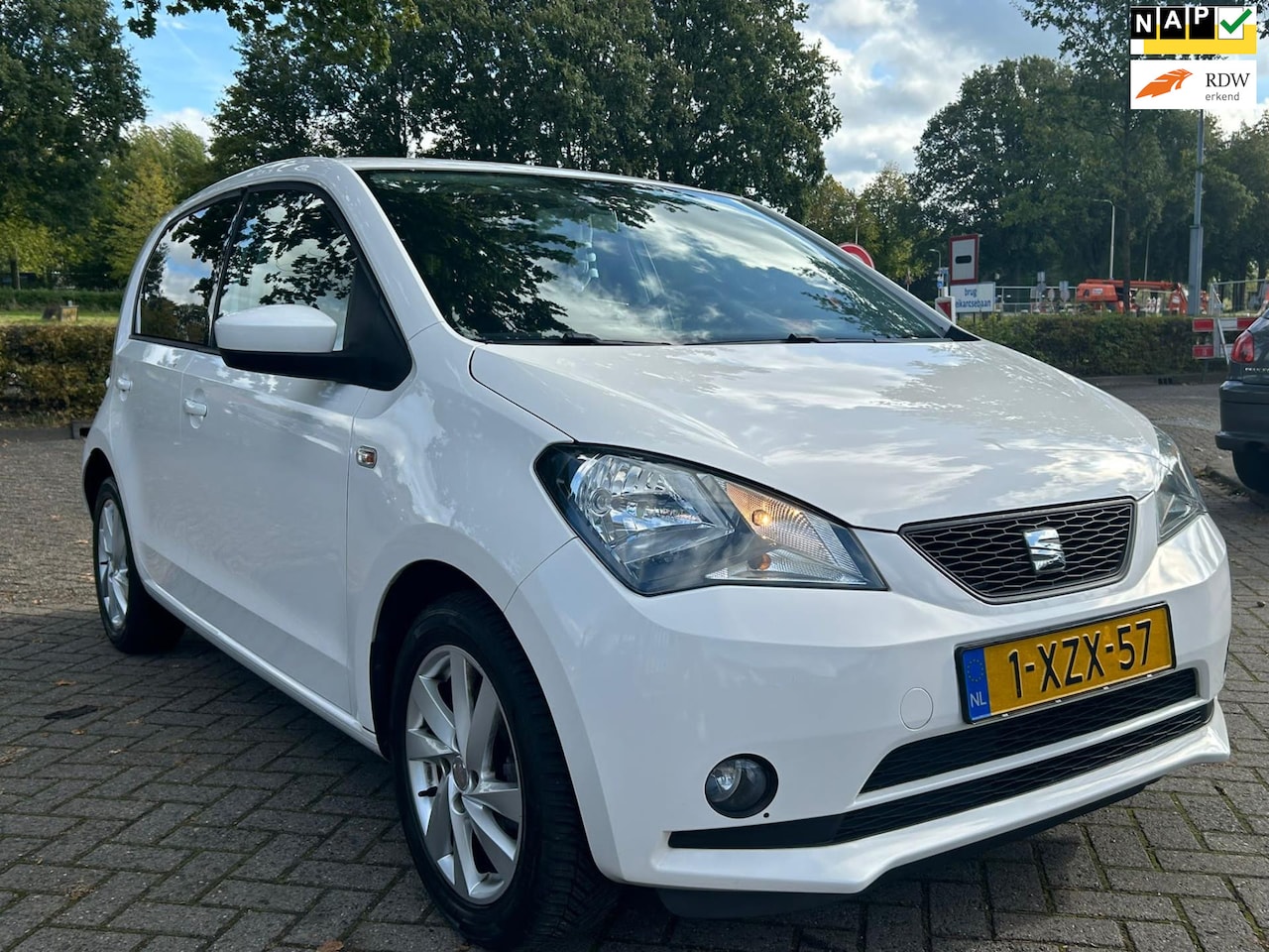 Seat Mii - 1.0 Sport Dynamic 2e eigenaar dealer onderhouden navigatie airco elektrische ramen cv op a - AutoWereld.nl