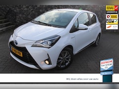 Toyota Yaris - 1.5 Hybrid Design Climate + cruise, Camera, navi. trekhaak, lm velgen, all season banden