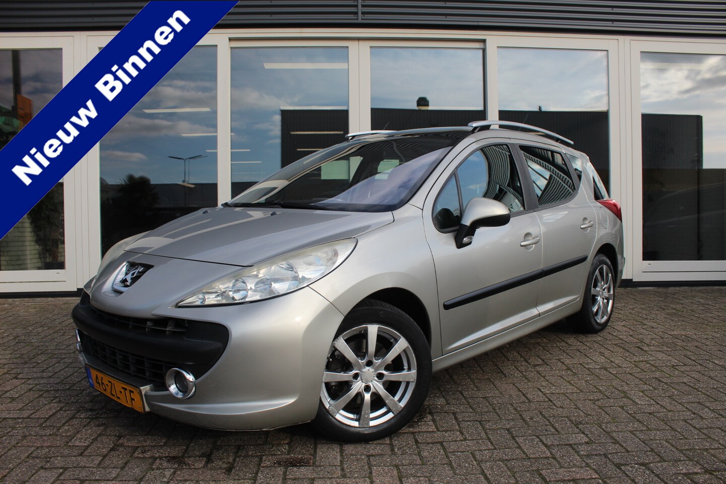 Peugeot 207 SW - 1.6 VTi XS 1.6 VTi XS, Cruise Control, Automaat, Airco, PDC A, Trekhaak, Panoramadak, Prijs Is Rijkla - AutoWereld.nl