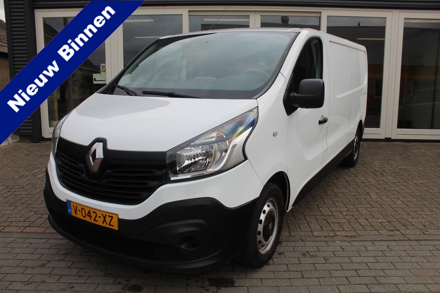 Renault Trafic - 1.6 dCi T29 L2H1 Comfort Energy 1.6 dCi T29 L2H1 Comfort Energy, Cruise Control Airco, Navigatie, PDC A, Meeneemprijs - AutoWereld.nl