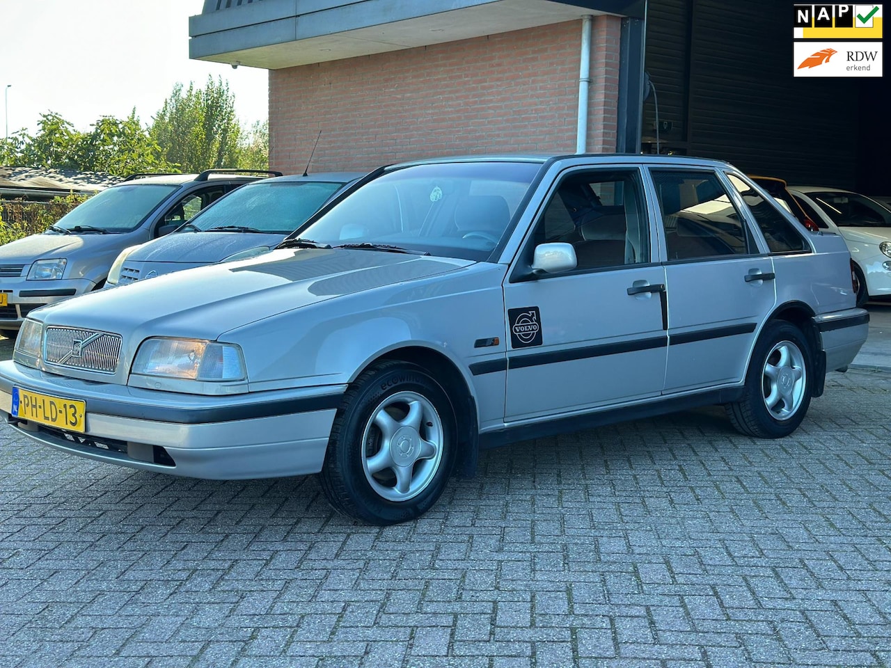 Volvo 440 - 1.8 DL Fleet ZEER NETJES, TREKHAAK, APK!! - AutoWereld.nl