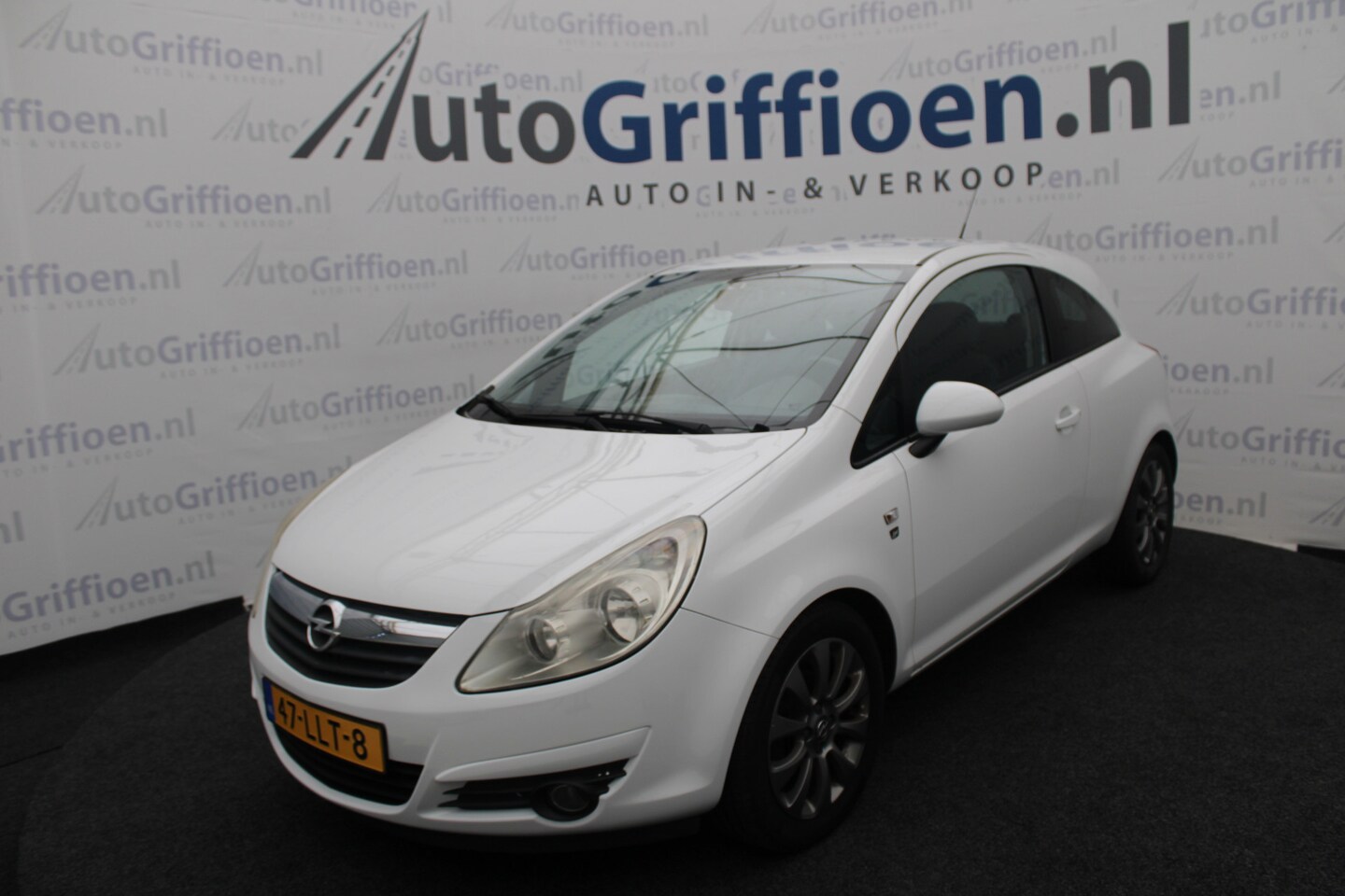 Opel Corsa - 1.2-16V '111' Edition keurige automaat - AutoWereld.nl