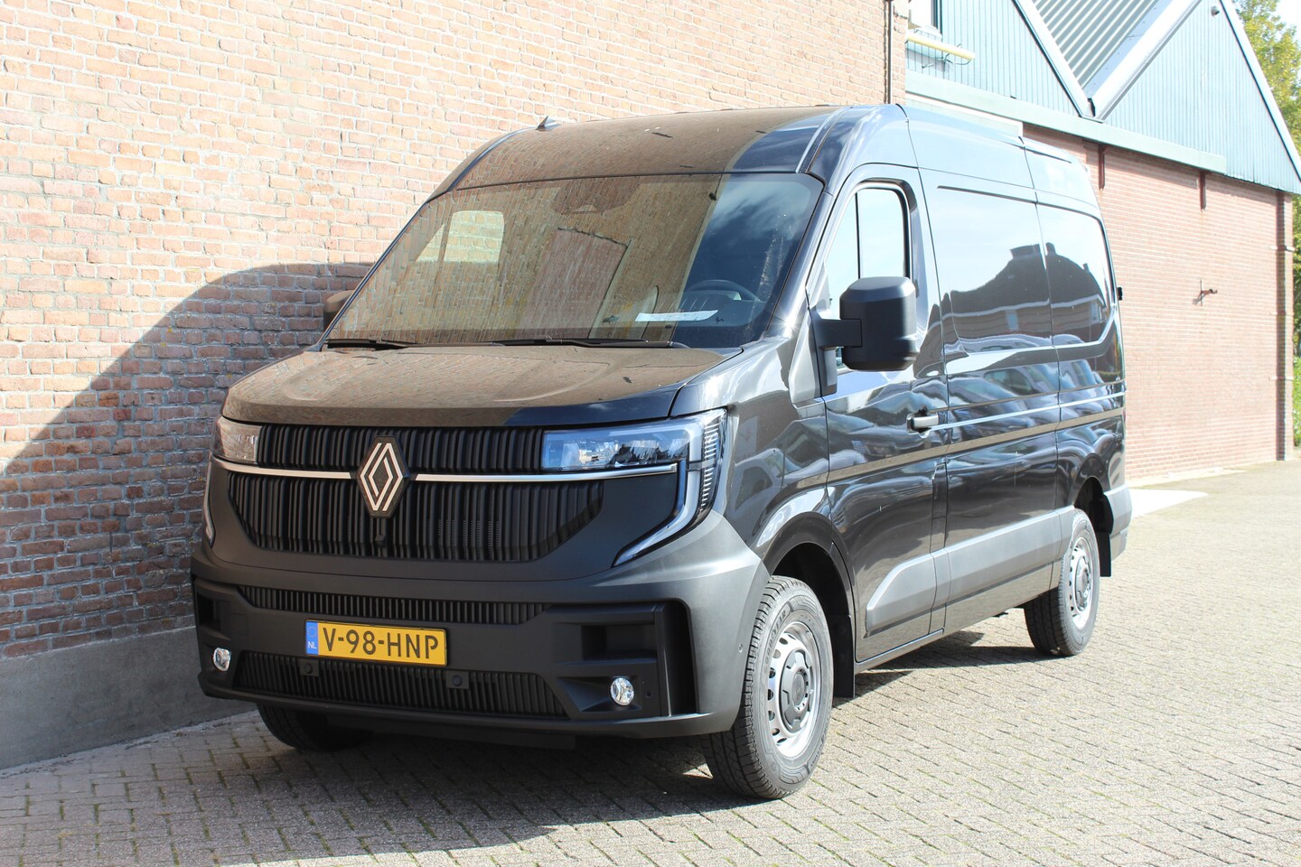 Renault Master - T35 2.0 dCi 130 L2H2 Advance - vierseizoenbanden - parkeerhulp - Reservewiel - Draadloze o - AutoWereld.nl